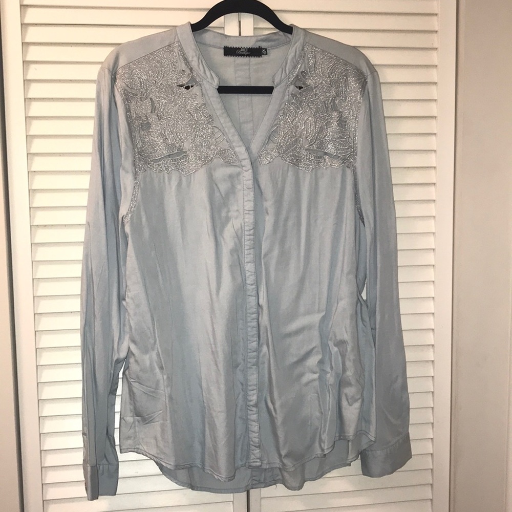 🔥Bke stylish silver embroidery pattern top